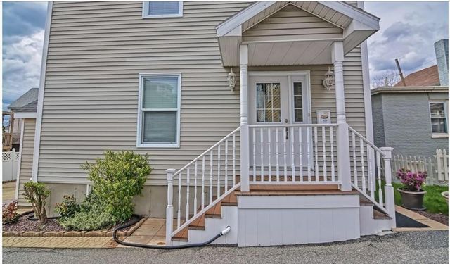 56 Valley St, Everett, MA 02149