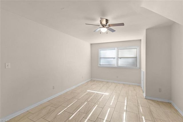 4 Garland DR, Newport News, VA 23606