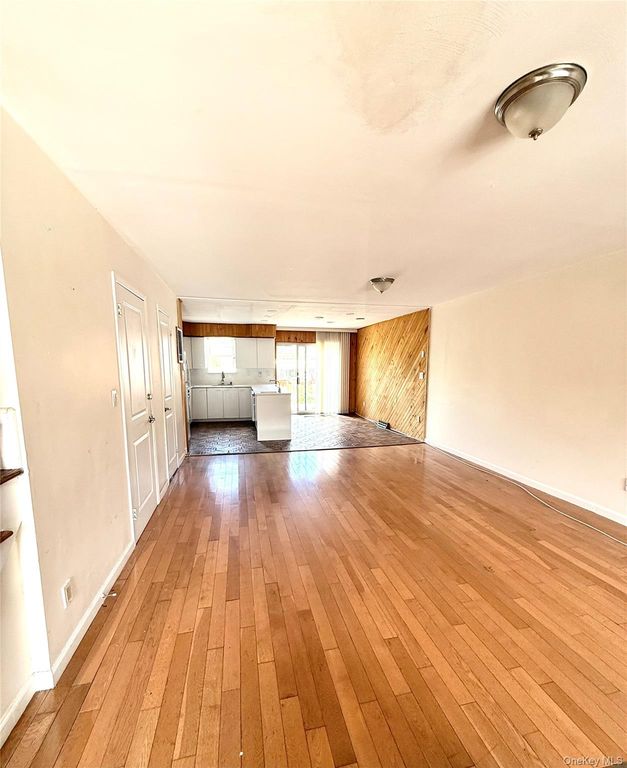 240-53 66th Avenue, Little Neck, NY 11362 — photo 3