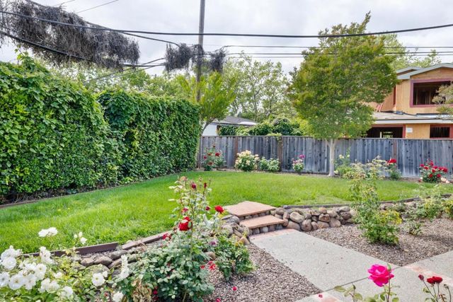 902 San Marcos Circle, Mountain View, CA 94043