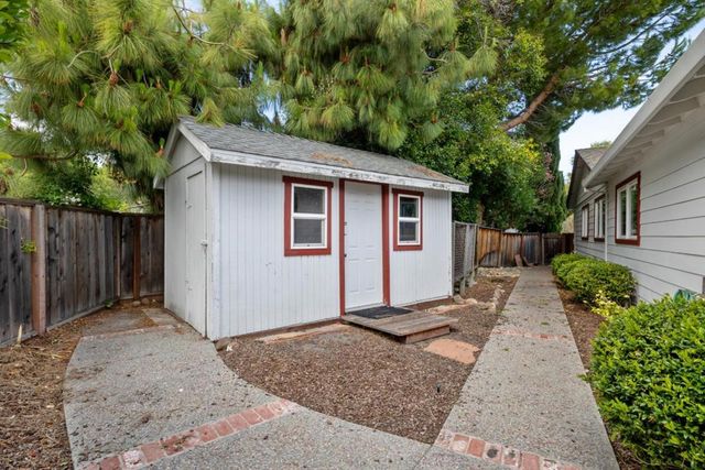 902 San Marcos Circle, Mountain View, CA 94043