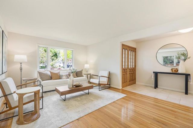 902 San Marcos Circle, Mountain View, CA 94043