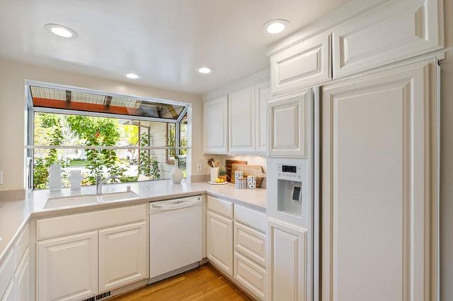 902 San Marcos Circle, Mountain View, CA 94043