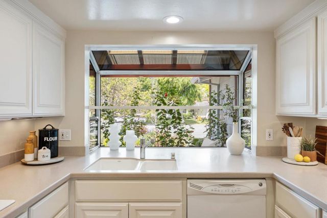 902 San Marcos Circle, Mountain View, CA 94043