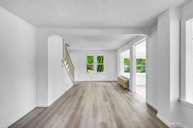 180 Lake Dr, Springfield, MA 01151