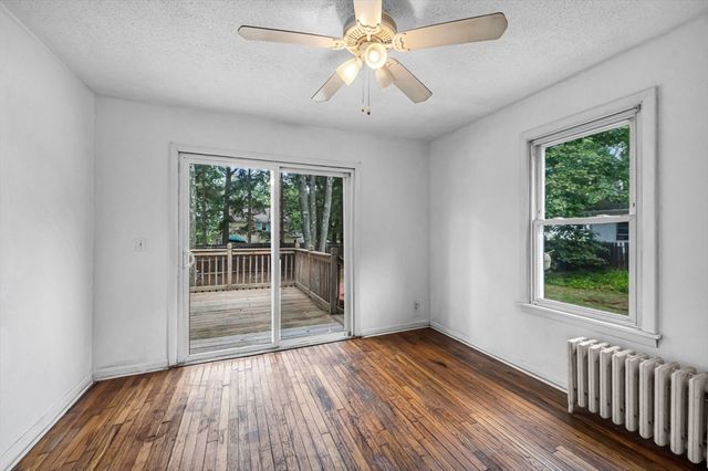 180 Lake Dr, Springfield, MA 01151