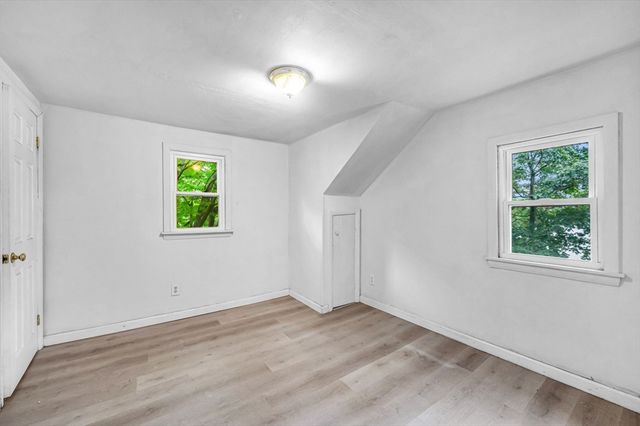 180 Lake Dr, Springfield, MA 01151