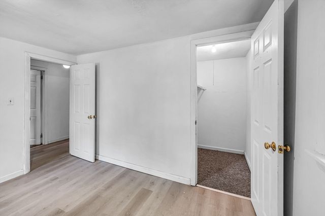 180 Lake Dr, Springfield, MA 01151