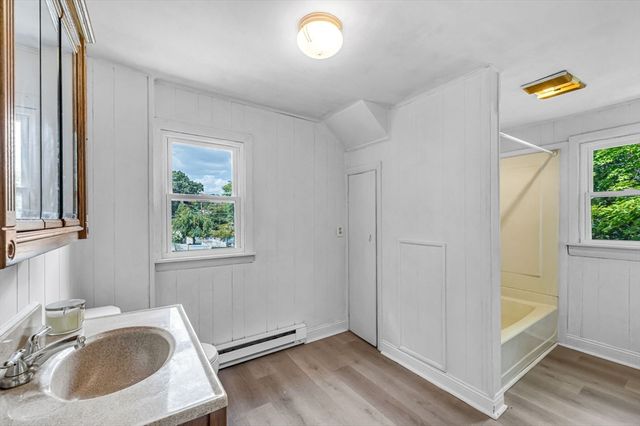 180 Lake Dr, Springfield, MA 01151