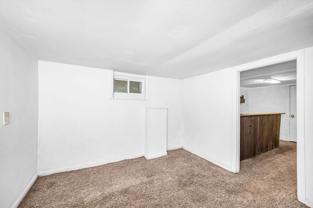 180 Lake Dr, Springfield, MA 01151