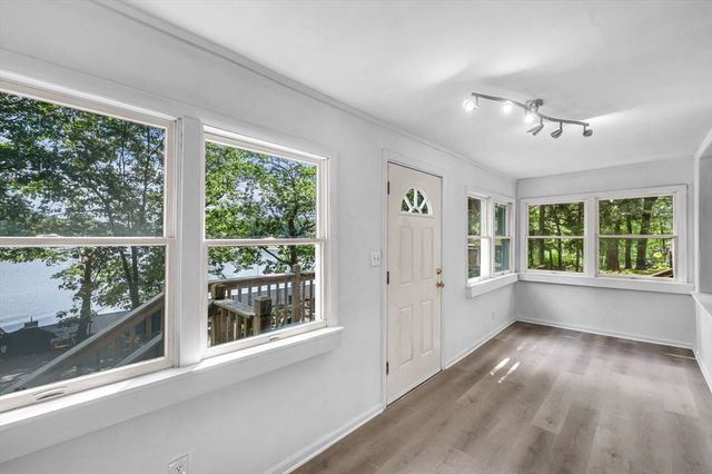 180 Lake Dr, Springfield, MA 01151