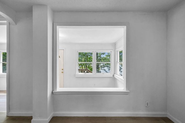 180 Lake Dr, Springfield, MA 01151