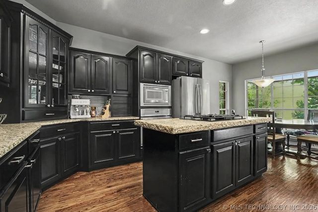 107 S Yellowood Avenue, Broken Arrow, OK 74012