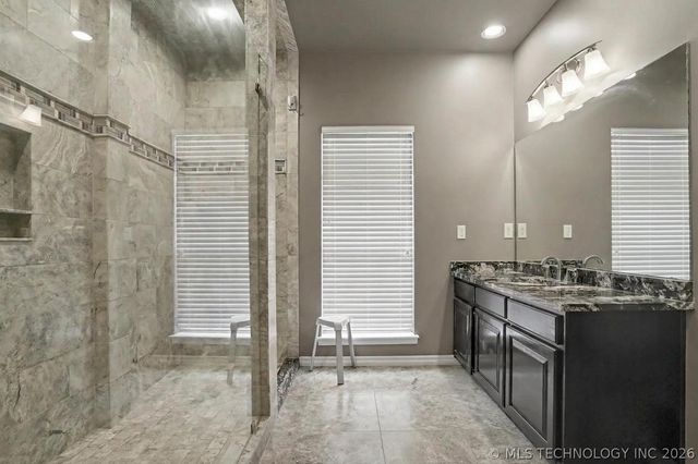 107 S Yellowood Avenue, Broken Arrow, OK 74012