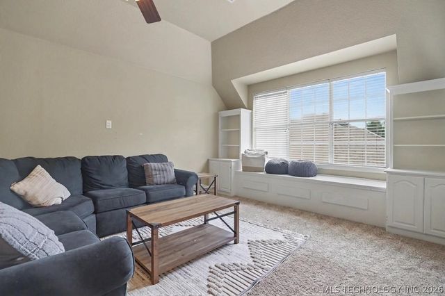 107 S Yellowood Avenue, Broken Arrow, OK 74012