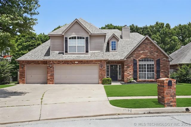107 S Yellowood Avenue, Broken Arrow, OK 74012