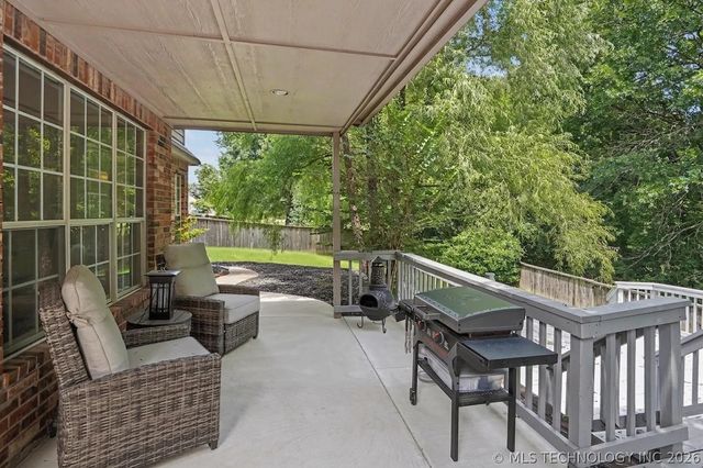 107 S Yellowood Avenue, Broken Arrow, OK 74012