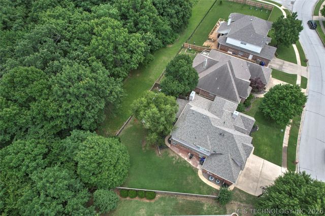 107 S Yellowood Avenue, Broken Arrow, OK 74012