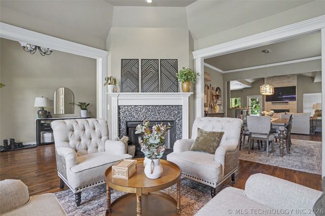 107 S Yellowood Avenue, Broken Arrow, OK 74012