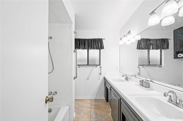 7800 Carol Sue Court, Bakersfield, CA 93308