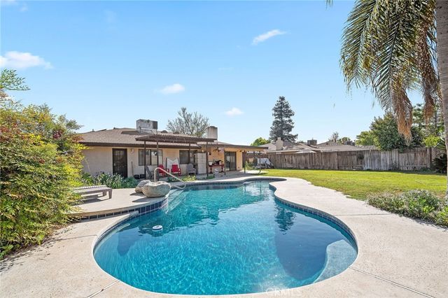 7800 Carol Sue Court, Bakersfield, CA 93308