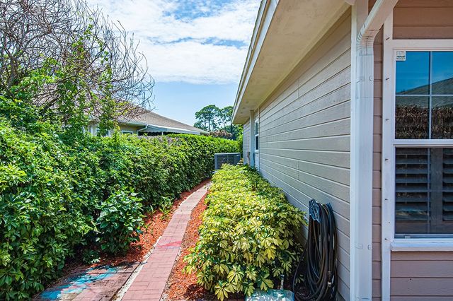 710 Timber Ridge Trail SW, Vero Beach, FL 32962