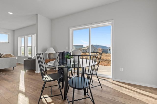 3731 E GLADIOLUS PLACE, Appleton, WI 54913