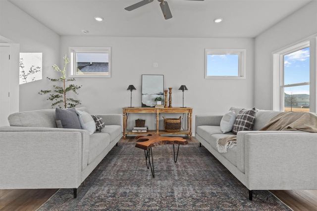 3731 E GLADIOLUS PLACE, Appleton, WI 54913