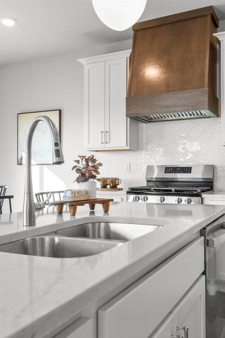 3731 E GLADIOLUS PLACE, Appleton, WI 54913