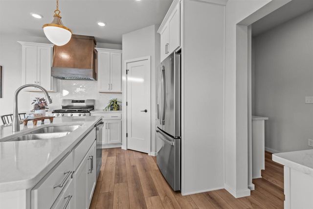 3731 E GLADIOLUS PLACE, Appleton, WI 54913