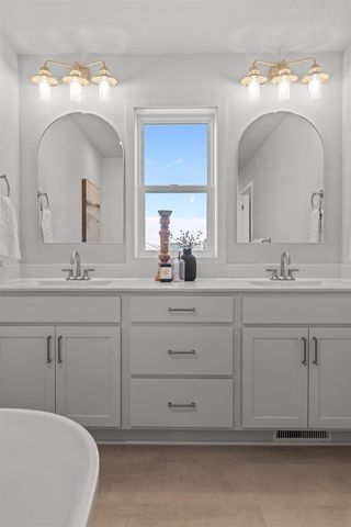 3731 E GLADIOLUS PLACE, Appleton, WI 54913