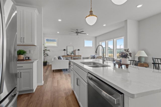 3731 E GLADIOLUS PLACE, Appleton, WI 54913