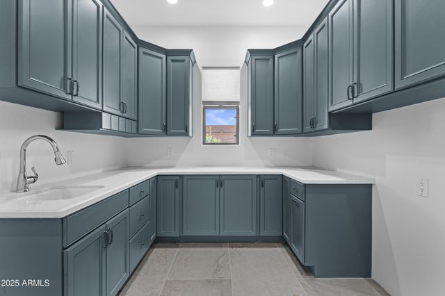 2617 W DESERT HILLS Drive, Phoenix, AZ 85086