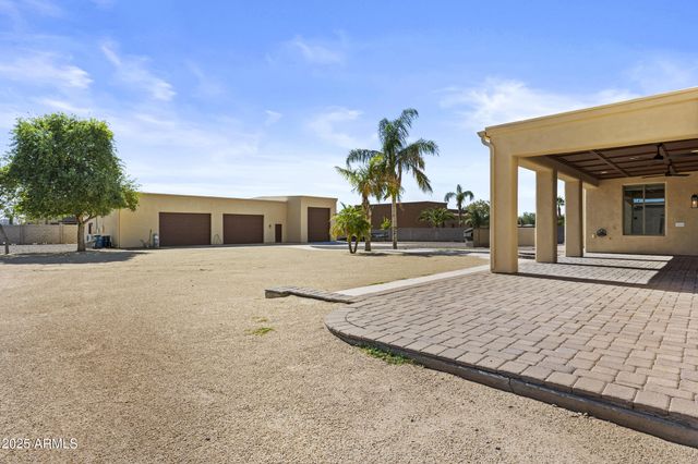 2617 W DESERT HILLS Drive, Phoenix, AZ 85086