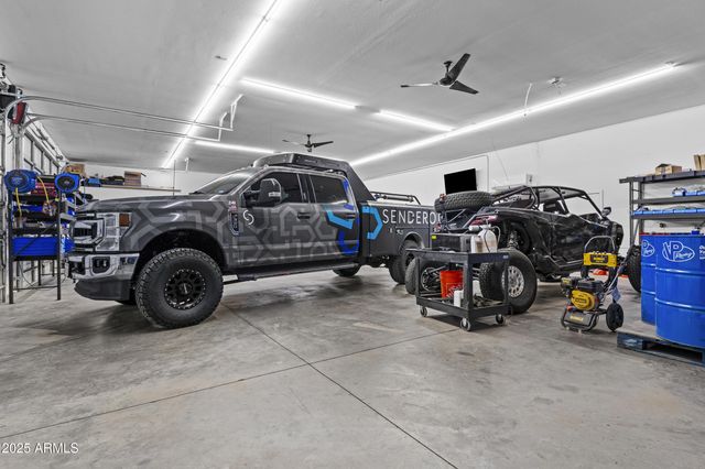 2617 W DESERT HILLS Drive, Phoenix, AZ 85086