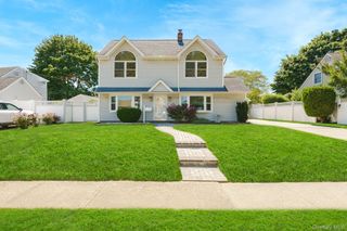 130 Coach Lane, Levittown, NY 11756