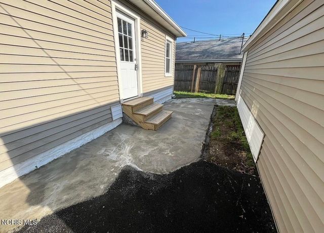 2519 Lima Avenue, Toledo, OH 43613