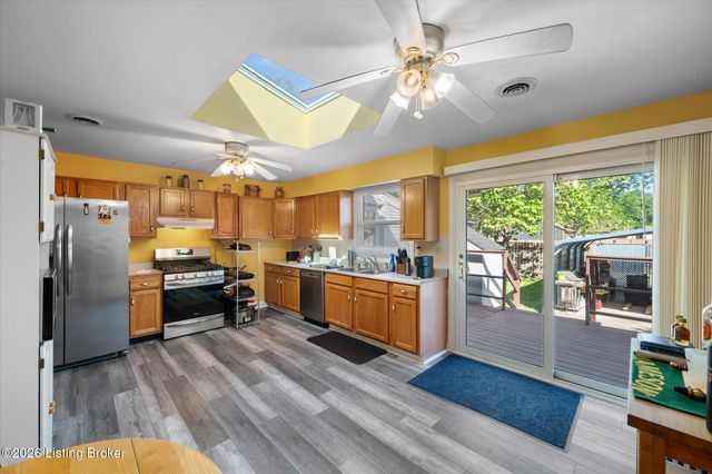 665 Lynn St, Louisville, KY 40217