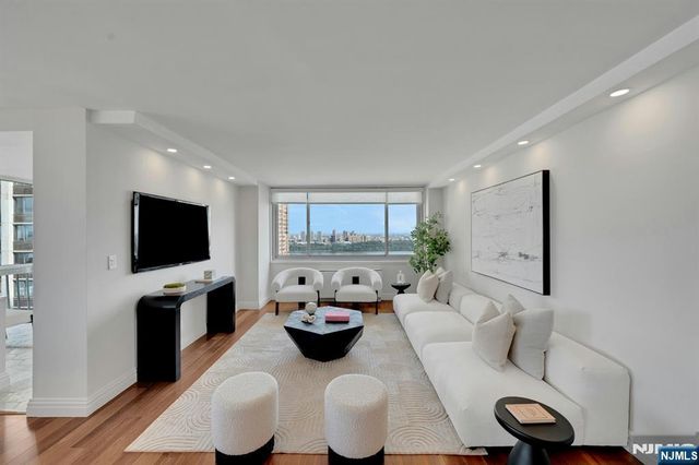 1600 Parker Avenue 15C, Fort Lee, NJ 07024
