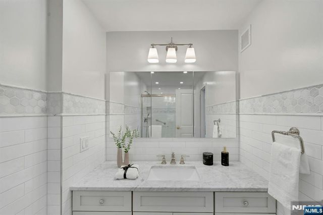1600 Parker Avenue 15C, Fort Lee, NJ 07024