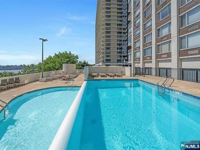 1600 Parker Avenue 15C, Fort Lee, NJ 07024