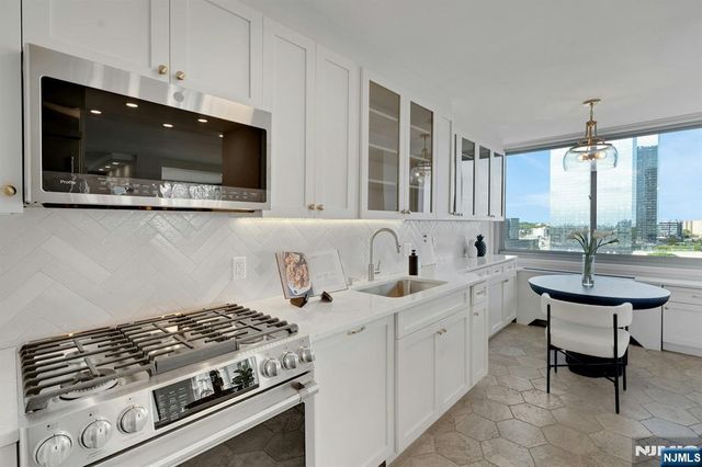 1600 Parker Avenue 15C, Fort Lee, NJ 07024