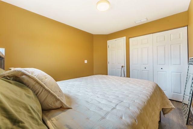 1011 Sommerset Court C, Elgin, IL 60120