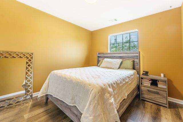 1011 Sommerset Court C, Elgin, IL 60120