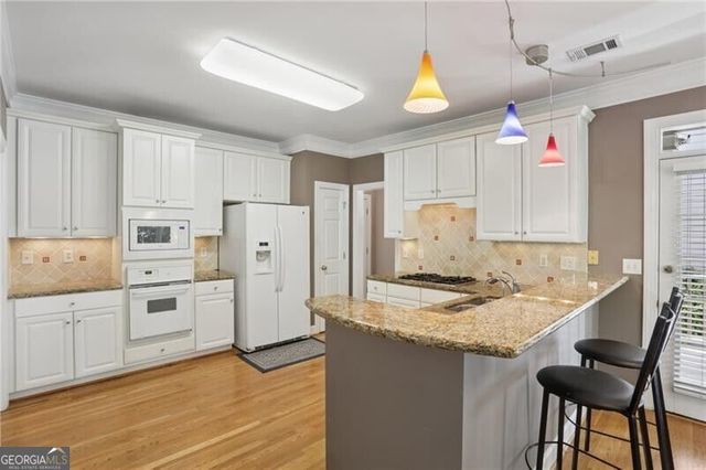 2264 Lenox Ridge Court NE, Brookhaven, GA 30319