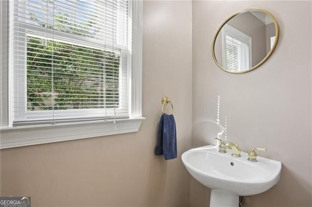 2264 Lenox Ridge Court NE, Brookhaven, GA 30319