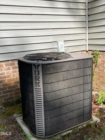 790 Hill Lane, Bracey, VA 23919