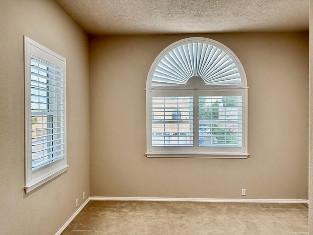 8819 GREENARBOR Road NE, Albuquerque, NM 87122