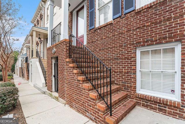 1035 Pearl Point, Atlanta, GA 30328