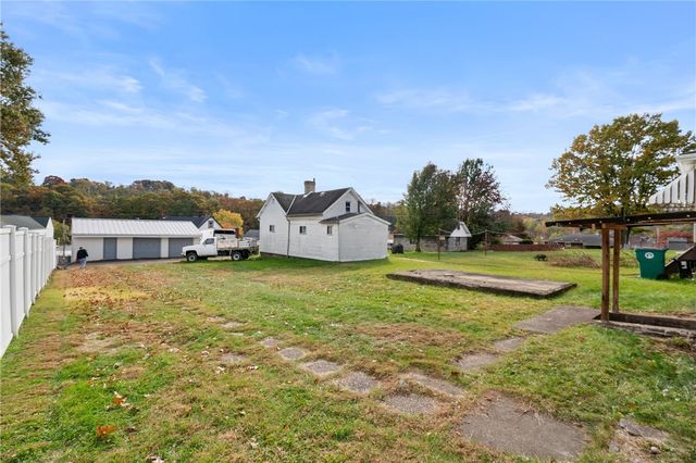 1809 Walnut St., Heidelberg, PA 15106